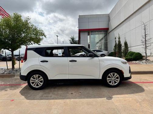 Snow White Pearl 2021 Kia Soul LX