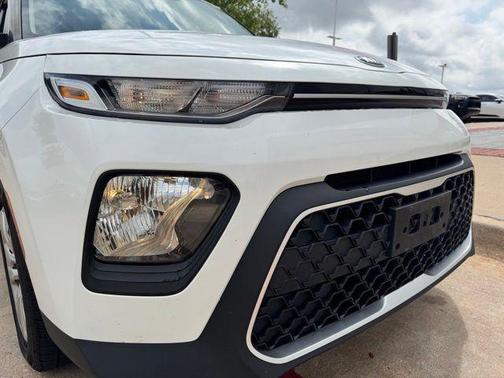 Snow White Pearl 2021 Kia Soul LX