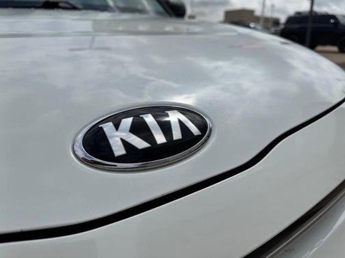 Snow White Pearl 2021 Kia Soul LX
