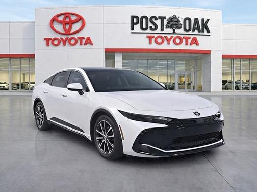 Oxygen White 2023 Toyota Crown XLE