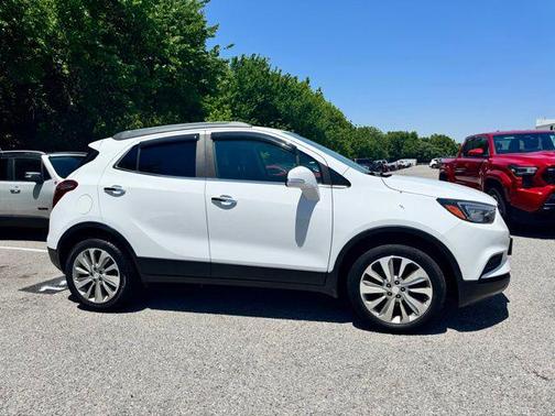 Summit White 2017 Buick Encore Preferred