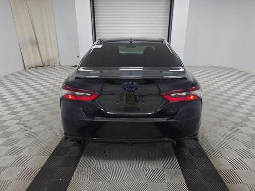 2024 Toyota Camry Hybrid SE