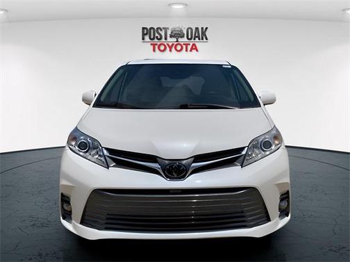 2019 Toyota Sienna XLE