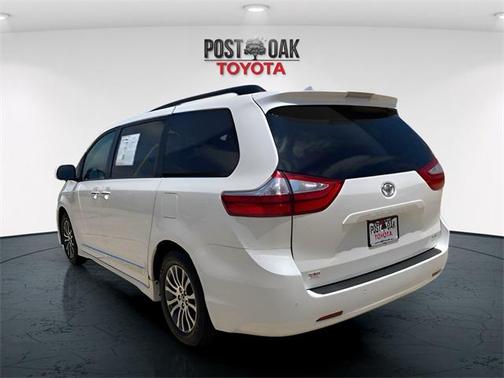 2019 Toyota Sienna XLE