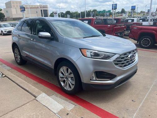 Silver Metallic 2022 Ford Edge Titanium