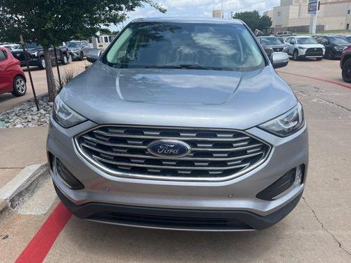Silver Metallic 2022 Ford Edge Titanium