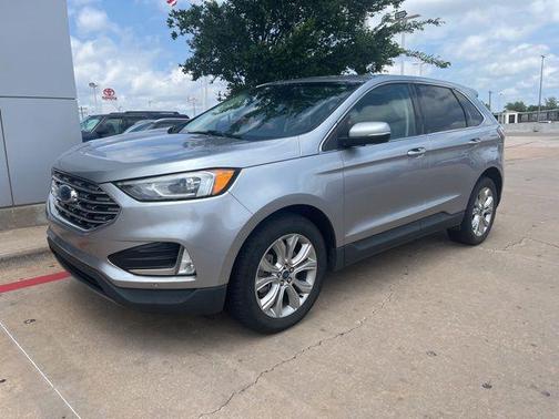 Silver Metallic 2022 Ford Edge Titanium