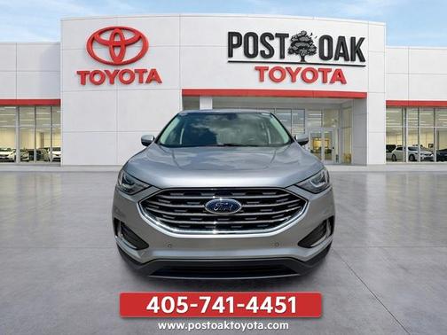 Silver Metallic 2022 Ford Edge Titanium