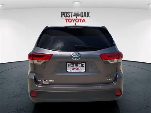 2018 Toyota Highlander SE