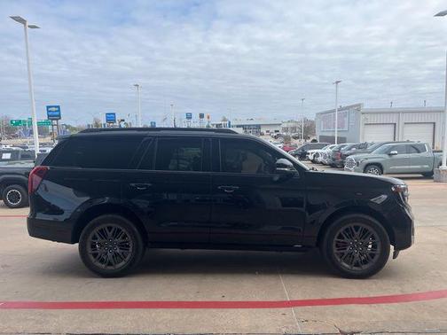 Agate Black Metallic 2025 Ford Expedition Platinum
