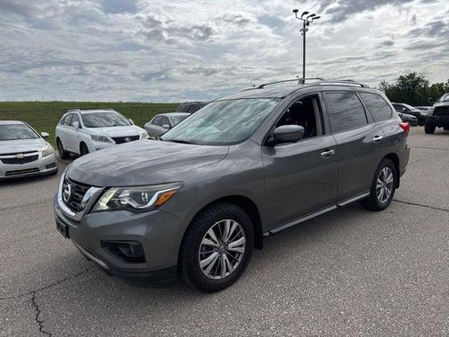 Gun Metallic 2019 Nissan Pathfinder SL
