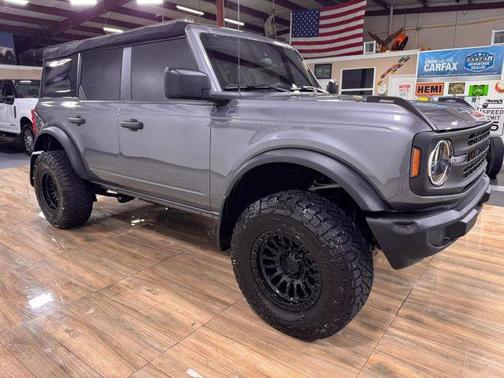 2022 Ford Bronco Base