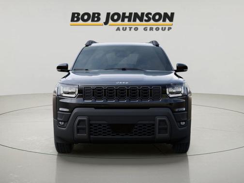 Diamond Black Crystal Pearlcoat 2026 Jeep Cherokee Laredo 4x4