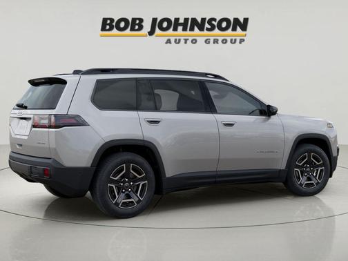 Silver Zynith Clearcoat 2026 Jeep Cherokee Laredo 4x4