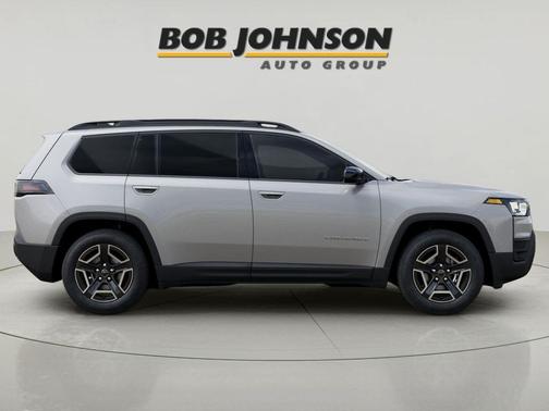 Silver Zynith Clearcoat 2026 Jeep Cherokee Laredo 4x4