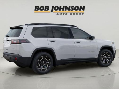 Bright White Clearcoat 2026 Jeep Cherokee Laredo 4x4