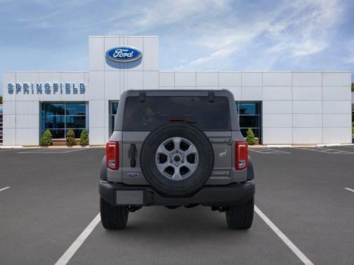 Carbonized Gray Metallic 2026 Ford Bronco Big Bend