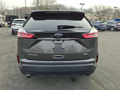 2020 Ford Edge SE