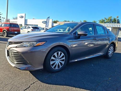 2018 Toyota Camry Hybrid LE