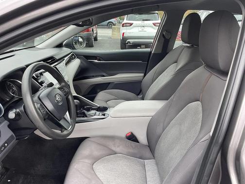 2018 Toyota Camry Hybrid LE