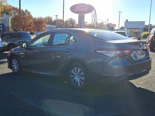 2018 Toyota Camry Hybrid LE