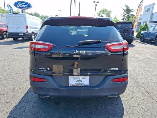 Brilliant Black Crystal Pearlcoat 2015 Jeep Cherokee Latitude