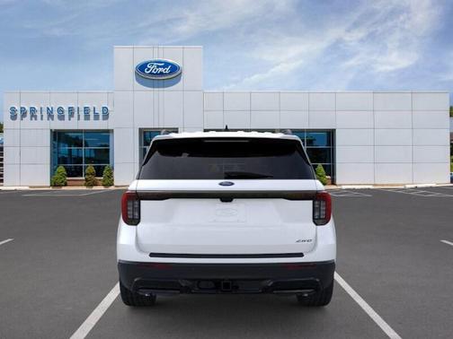 2025 Ford Explorer ST-Line
