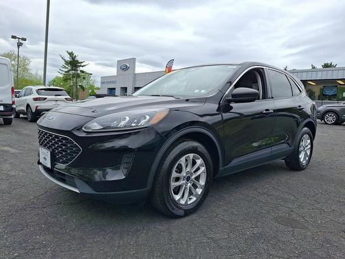 AGATE BLACK METALLIC 2022 Ford Escape SE