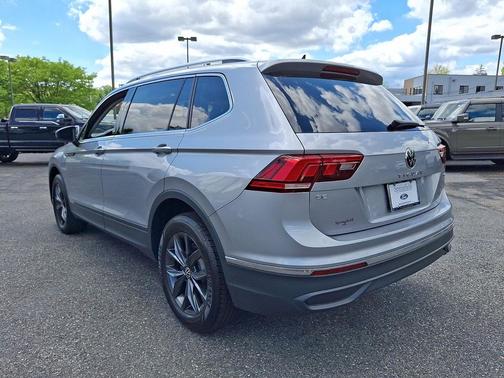 Silver Metallic 2023 Volkswagen Tiguan 2.0T SE 4MOTION