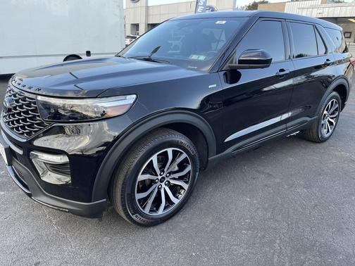 2022 Ford Explorer ST-Line