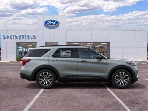 Avalanche Gray 2027 Ford Explorer ST-Line