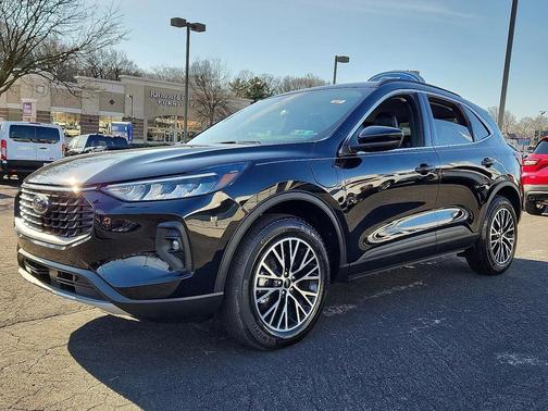 2025 Ford Escape PHEV SE