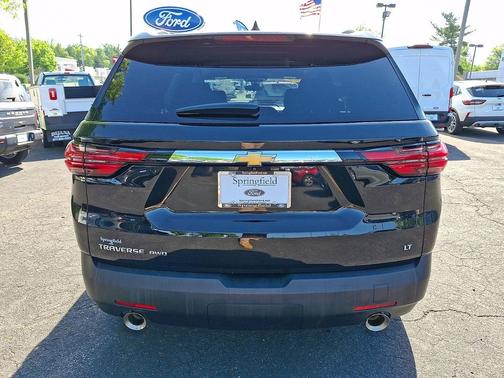 Mosaic Black Metallic 2023 Chevrolet Traverse LT Cloth