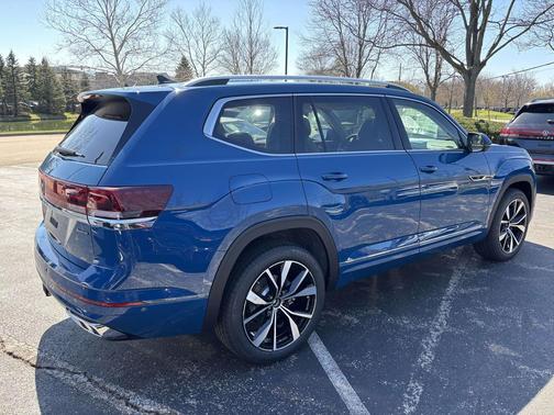 2026 Volkswagen Atlas 2.0T SEL Premium R-Line 4MOTION