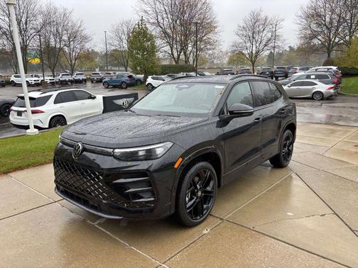 2026 Volkswagen Tiguan 2.0T SE R-Line Black 4MOTION