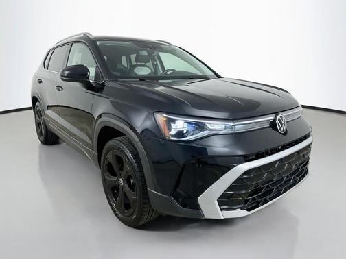 Deep Black Pearl 2026 Volkswagen Taos SEL