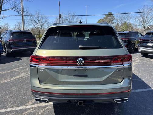 2026 Volkswagen Atlas 2.0T SE w/Technology 4MOTION