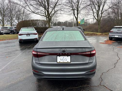 2026 Volkswagen Jetta 1.4T SE