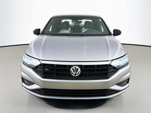 Silver Metallic 2021 Volkswagen Jetta 1.4T R-Line