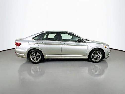 Silver Metallic 2021 Volkswagen Jetta 1.4T R-Line
