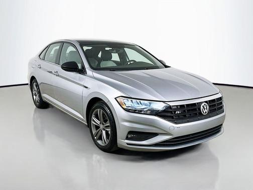 Silver Metallic 2021 Volkswagen Jetta 1.4T R-Line