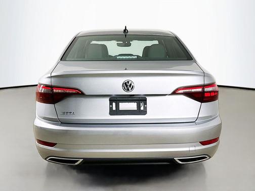 Silver Metallic 2021 Volkswagen Jetta 1.4T R-Line