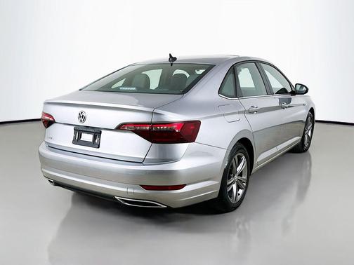 Silver Metallic 2021 Volkswagen Jetta 1.4T R-Line