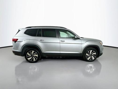 Silver Mist Metallic 2025 Volkswagen Atlas 2.0T SE w/Technology 4MOTION