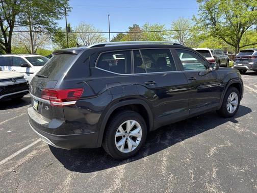 Deep Black Pearl 2018 Volkswagen Atlas 3.6L SE
