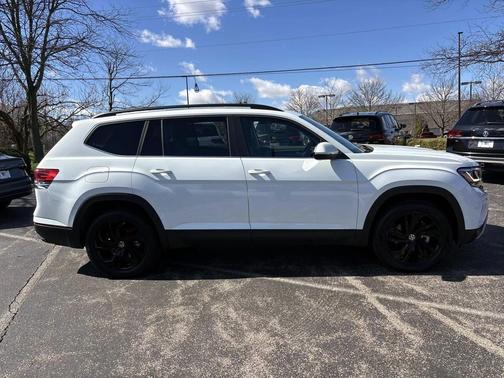 2023 Volkswagen Atlas 3.6L SE w/Technology