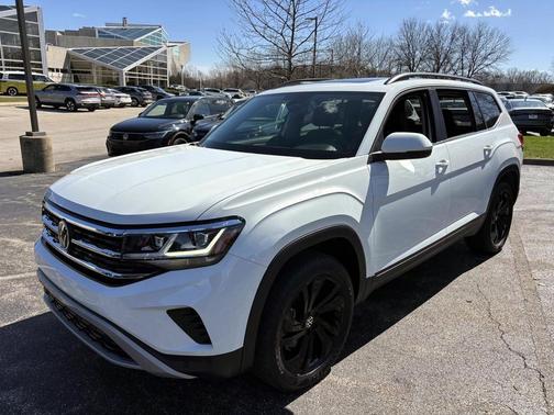 2023 Volkswagen Atlas 3.6L SE w/Technology