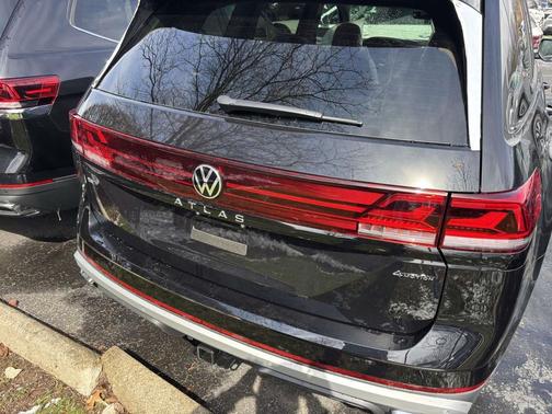 2026 Volkswagen Atlas Peak Edition