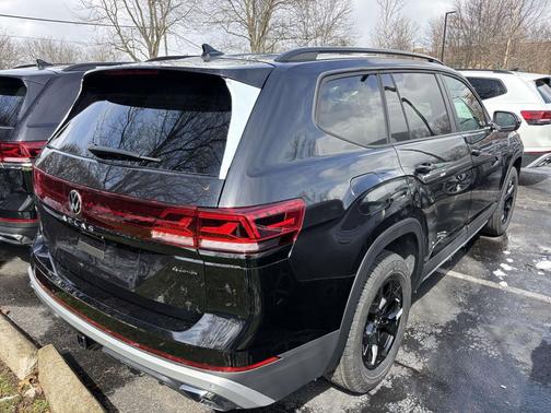 2026 Volkswagen Atlas Peak Edition