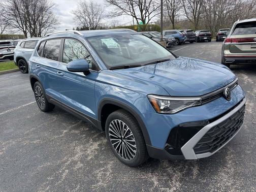 Monterey Blue Pearl 2026 Volkswagen Taos SE